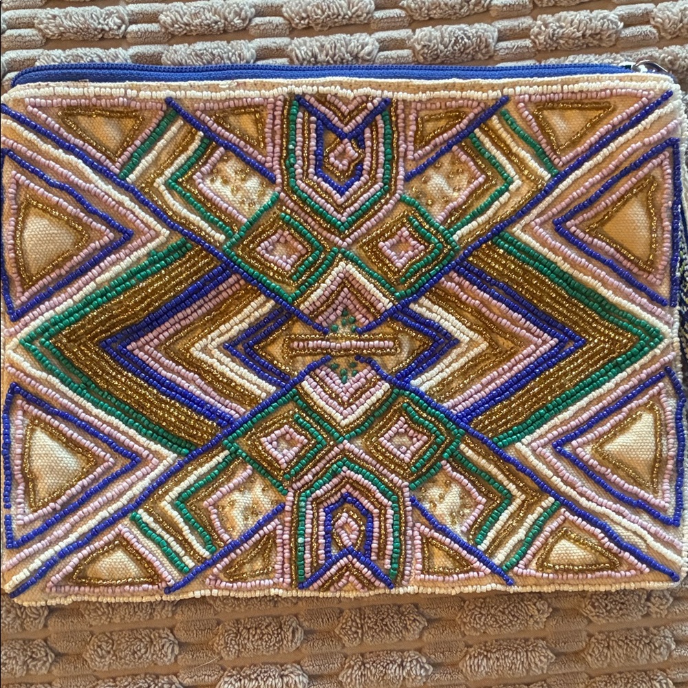 Geometric Patterned Clutch with Wrist Strap NWOT